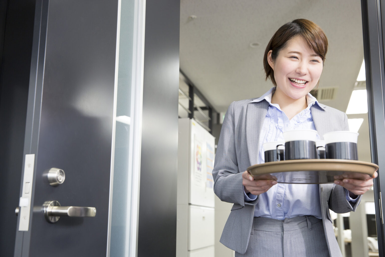 来客用の飲み物はペットボトルや紙コップで提供しても良い？おすすめのサービスを紹介 | コラム | FVジャパン株式会社