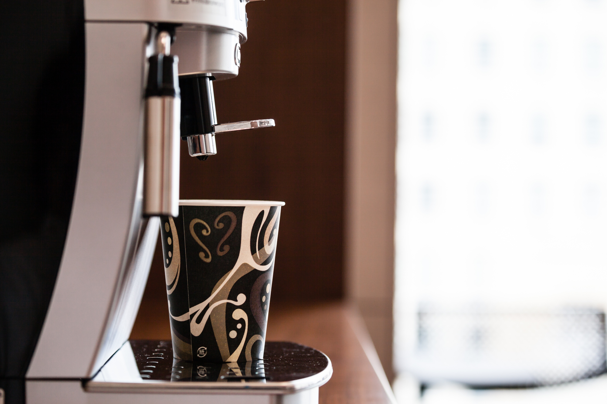 機材とコーヒーの写真